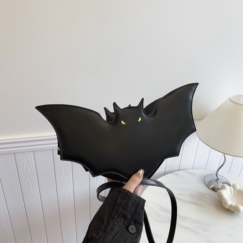 Bat-Shaped Viral Crossbody - W - Women'S Fashion Edgy recension och pris