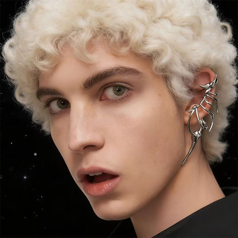 Edgy Skeleton-Style Ear Cuff f - Women'S Fashion Edgy recension och pris