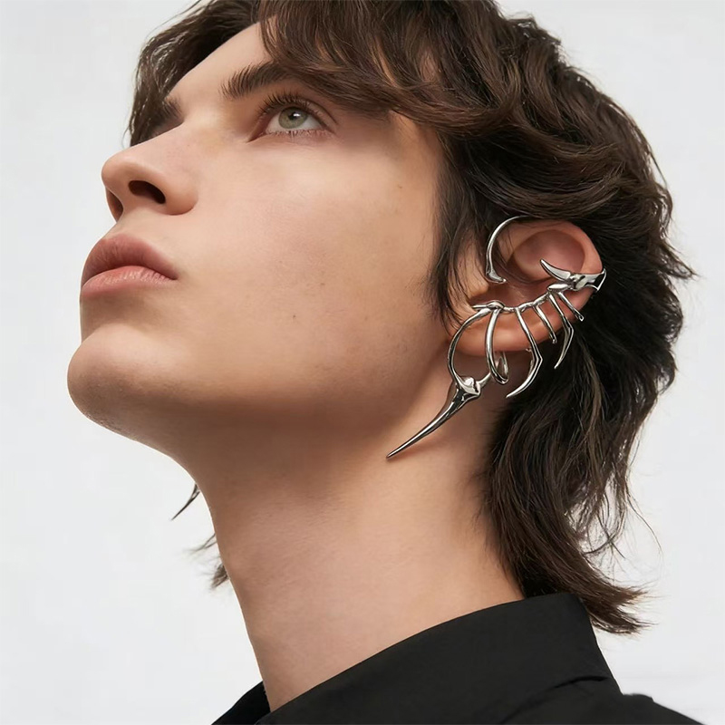 Edgy Skeleton-Style Ear Cuff f - Women'S Fashion Edgy recension och pris