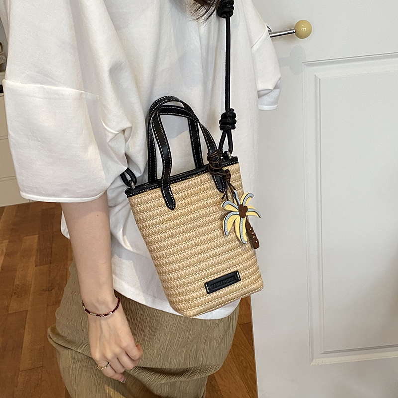 Women Mini Straw Woven Bucket  - Women'S Fashion Trends 2026 Spring Summer recension och pris
