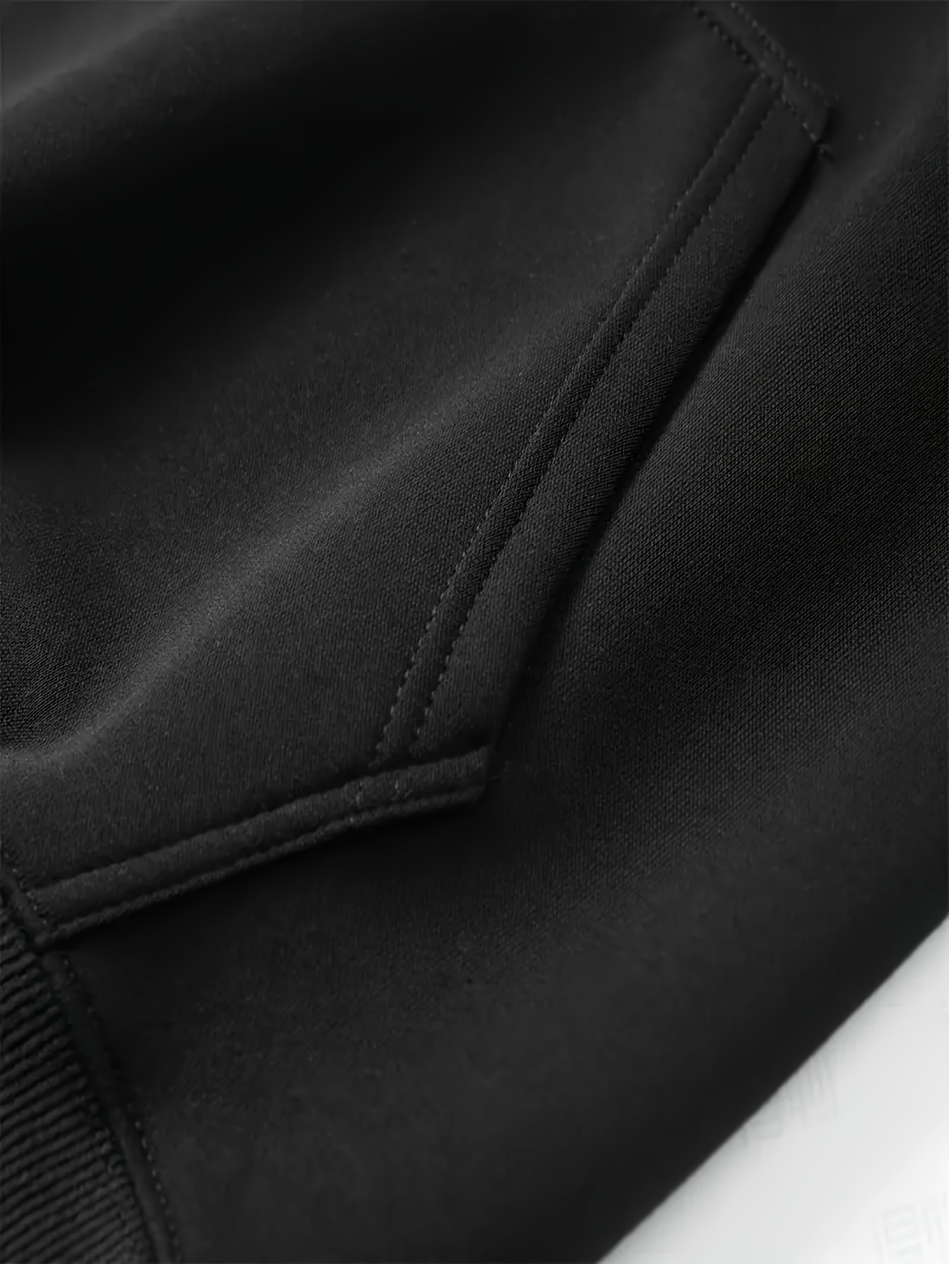 Classic Black Pullover Hoodie  - Women'S Fashion Edgy recension och pris